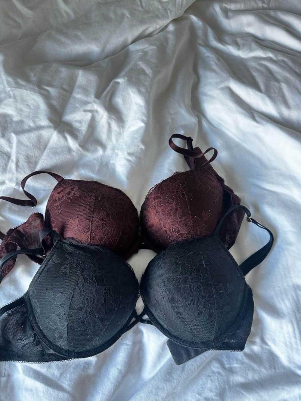 Victoria’s Secret Bombshell “add 2 cups” Lace Push-Up Bra